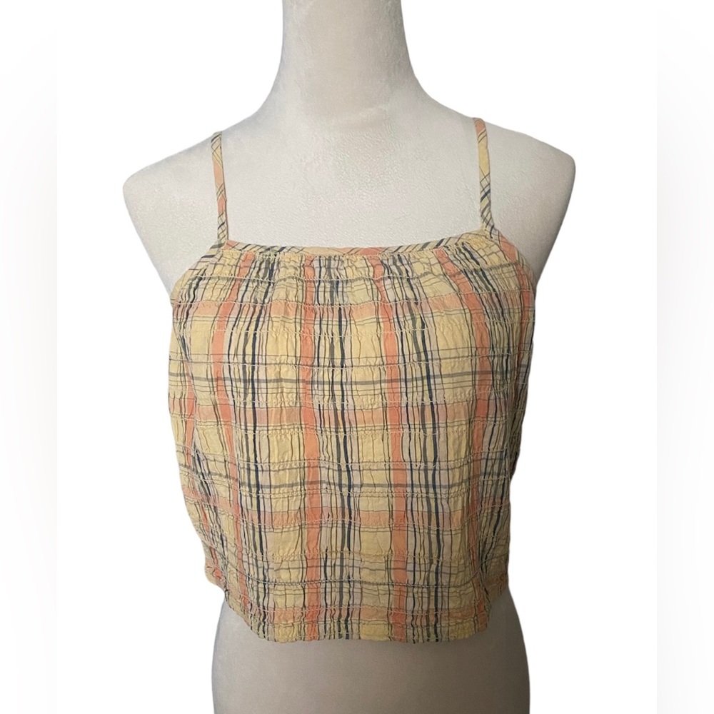 Women’s tank top. Size M. Gently used. GREAT CONDITION!! (2/$10)